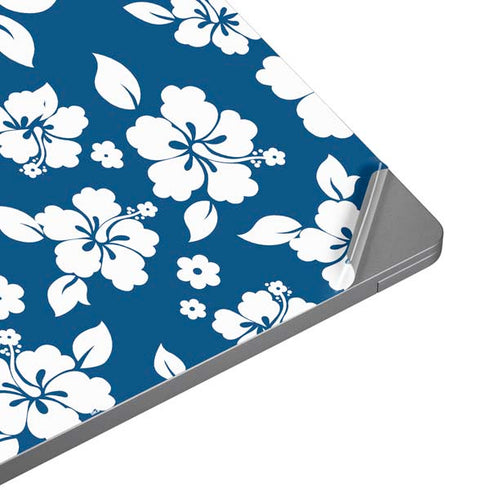 Blue and White Universal Laptop 16.6in (13.4 x 9.7in) Skin